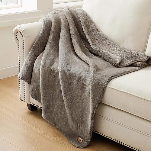 UGG Whitecap Plush Flannel Oversized Fleece Blanket, 18964 - Image 5