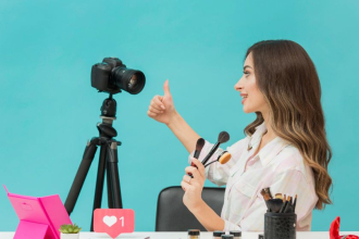 10 Must-Have Vlogging Equipment Essentials for Beginners